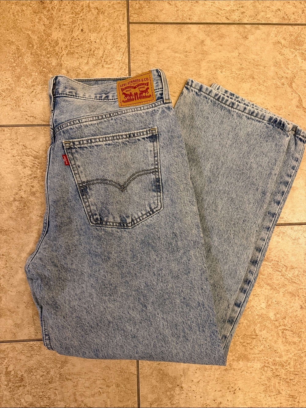 NWOT Women’s Levi’s low pro straight size 32